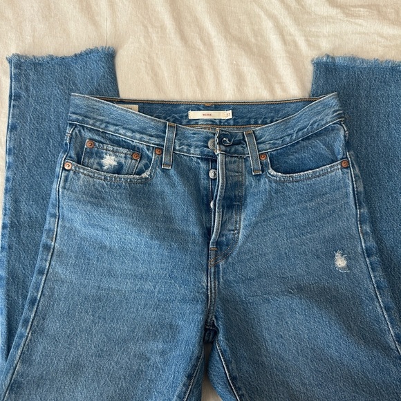 Levi's Light Blue Button-Fly Jeans - Picture 2 of 4